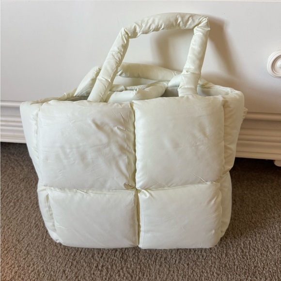 🤍 PUFFER STYLE TOTE BAG - Picture 10 of 11